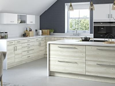 2813 Main Set Shot NEW Images CC 4